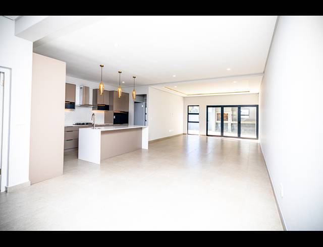 4 BEDROOM FREEHOLD FOR SALE IN SANDOWN